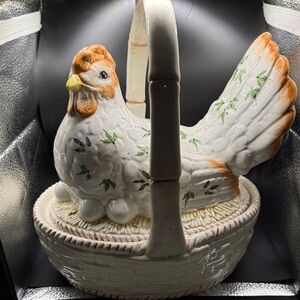 Hen on a Nest basket. Made in Italy